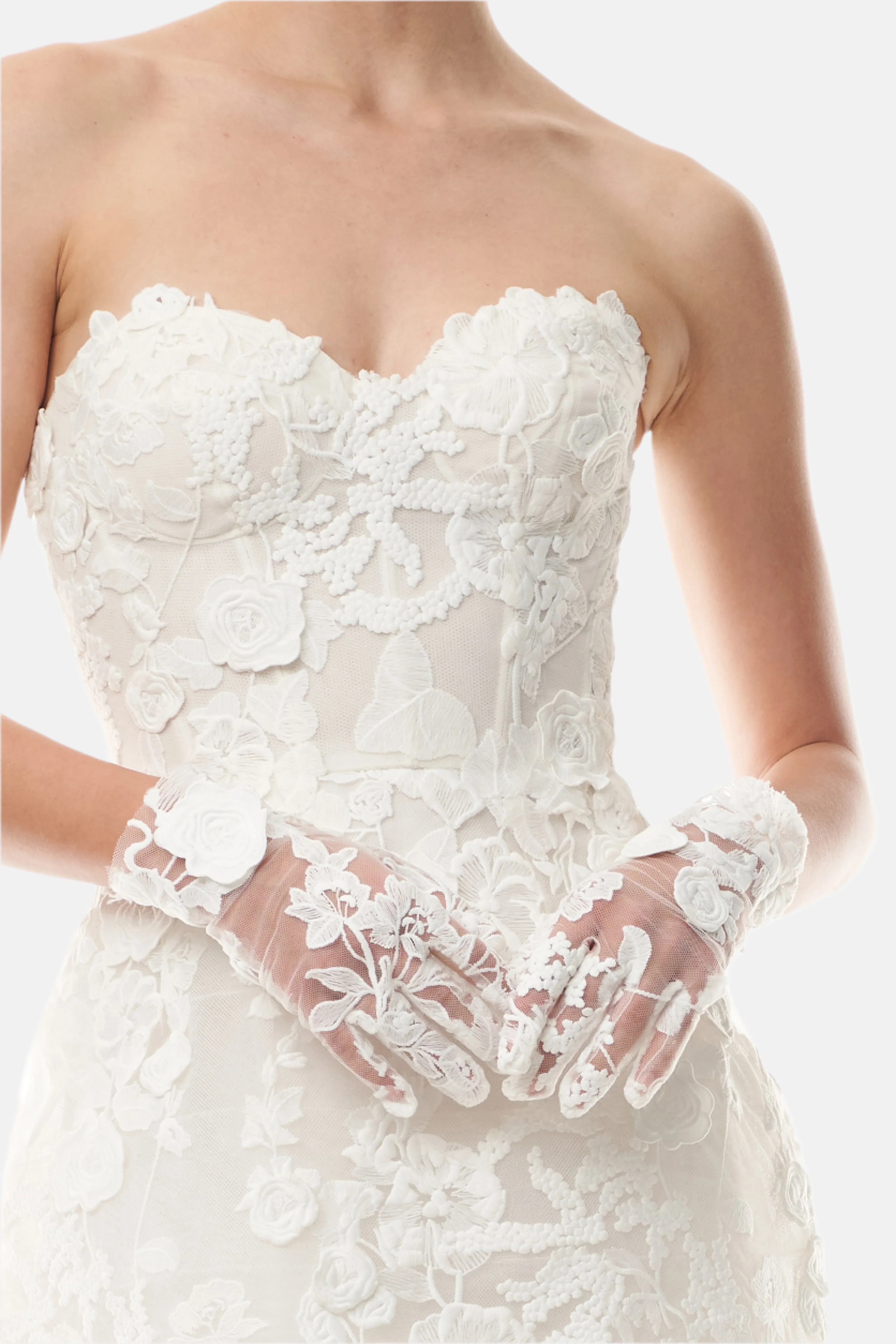 Antoinette Wristlet Lace Gloves