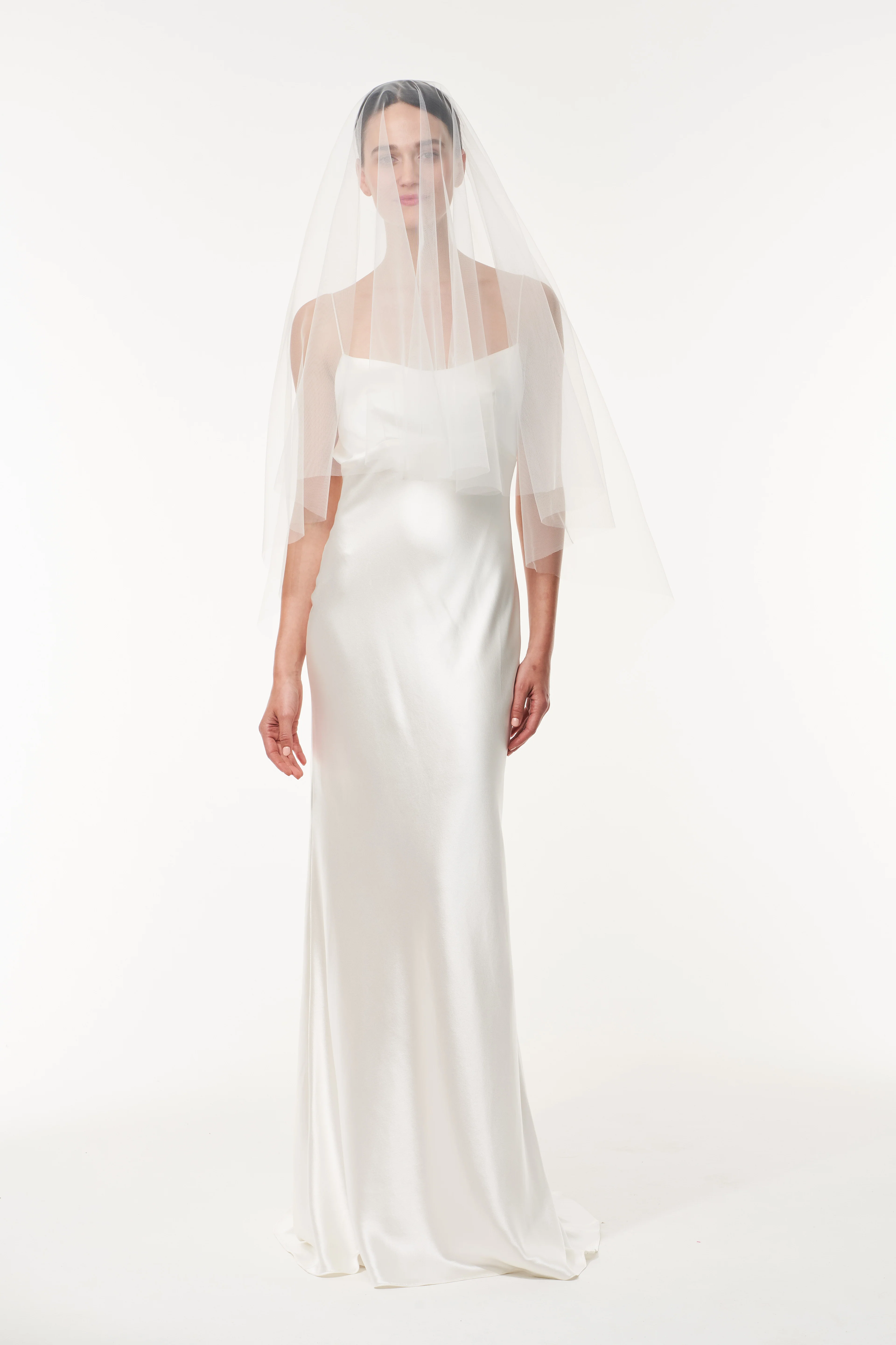 Signature Fingertip Length Veil - Image 4